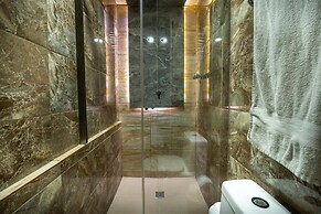 6br penthouse 1 block lleras park