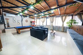 6br penthouse 1 block lleras park