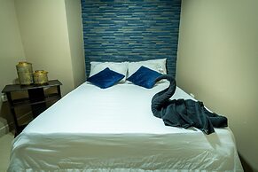 6br penthouse 1 block lleras park