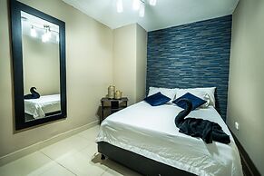6br penthouse 1 block lleras park