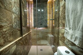6br penthouse 1 block lleras park
