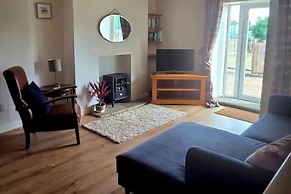 2 Bed - Work - Holiday - Pets Welcome - Parking