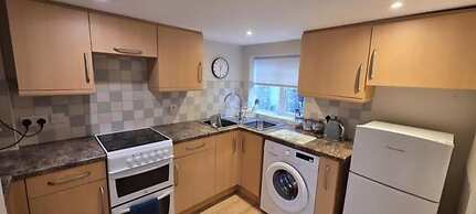 2 Bed - Work - Holiday - Pets Welcome - Parking