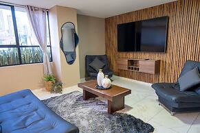 3BR  w Arcade 1 Block from Lleras Park