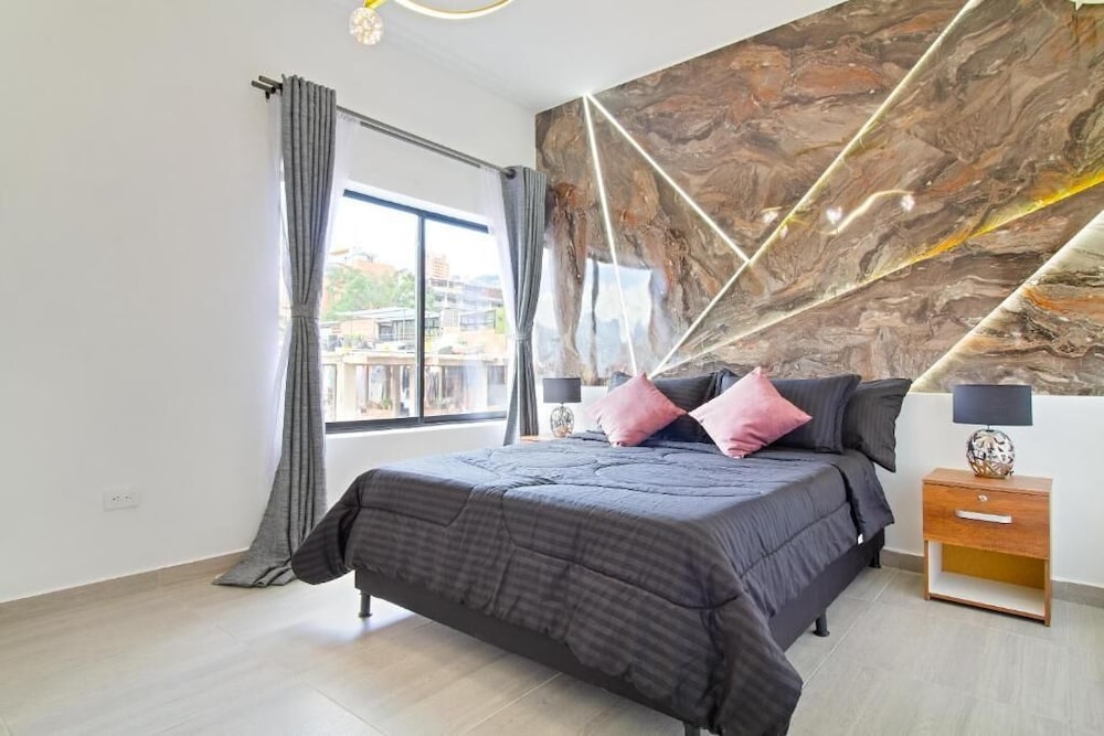2BR w Pool Table 1 Block from Lleras