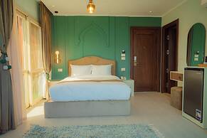 Aura Pyramids Boutique Hotel