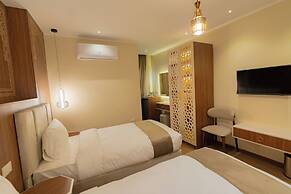 Aura Pyramids Boutique Hotel