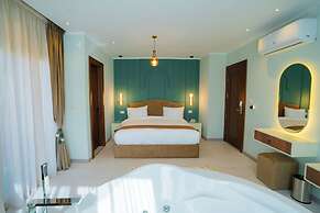 Aura Pyramids Boutique Hotel