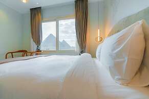 Aura Pyramids Boutique Hotel