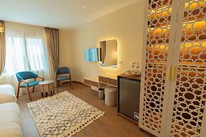 Aura Pyramids Boutique Hotel