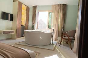 Aura Pyramids Boutique Hotel