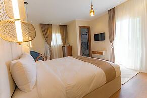 Aura Pyramids Boutique Hotel