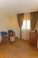 Aura Pyramids Boutique Hotel