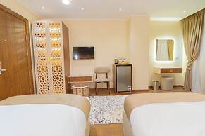 Aura Pyramids Boutique Hotel