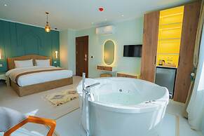 Aura Pyramids Boutique Hotel