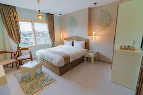 Aura Pyramids Boutique Hotel
