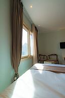 Aura Pyramids Boutique Hotel