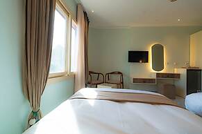 Aura Pyramids Boutique Hotel