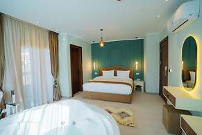 Aura Pyramids Boutique Hotel