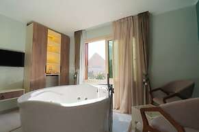 Aura Pyramids Boutique Hotel