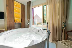 Aura Pyramids Boutique Hotel