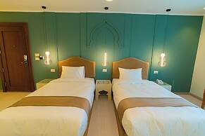 Aura Pyramids Boutique Hotel