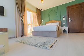 Aura Pyramids Boutique Hotel