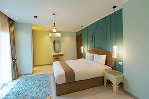 Aura Pyramids Boutique Hotel
