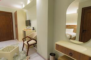 Aura Pyramids Boutique Hotel