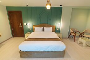 Aura Pyramids Boutique Hotel