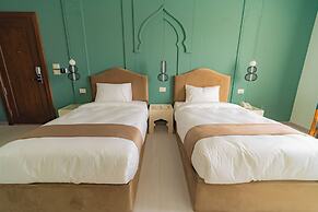 Aura Pyramids Boutique Hotel