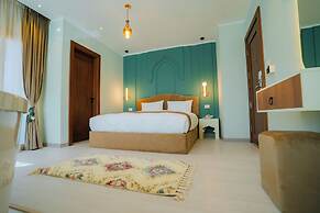 Aura Pyramids Boutique Hotel