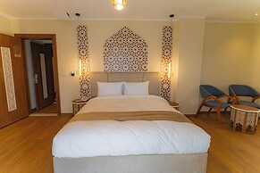 Aura Pyramids Boutique Hotel