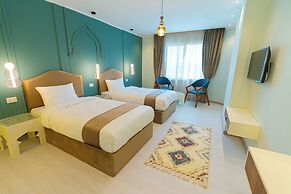 Aura Pyramids Boutique Hotel