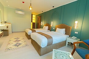 Aura Pyramids Boutique Hotel
