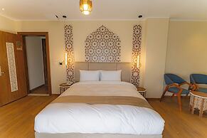 Aura Pyramids Boutique Hotel