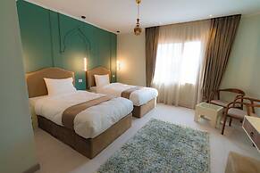 Aura Pyramids Boutique Hotel
