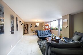 3 BR apartment 1 block from lleras park