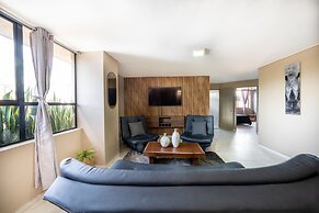 3 BR apartment 1 block from lleras park