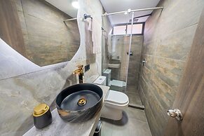 3 BR apartment 1 block from lleras park