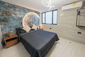 3 BR apartment 1 block from lleras park