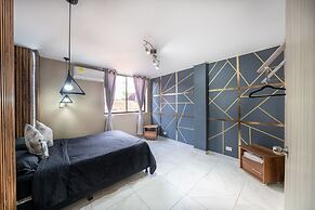 3 BR apartment 1 block from lleras park
