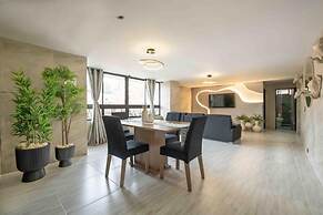 3 BR apartment 1 block from lleras park