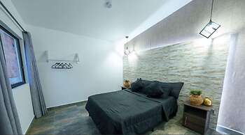Provenza 5BR Jacuzzi 1 Block from Lleras