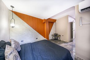 Provenza 5BR Jacuzzi 1 Block from Lleras