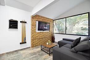 Provenza 5BR Jacuzzi 1 Block from Lleras