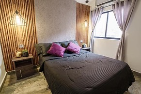 Provenza 5BR Jacuzzi 1 Block from Lleras