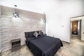 Provenza 5BR Jacuzzi 1 Block from Lleras