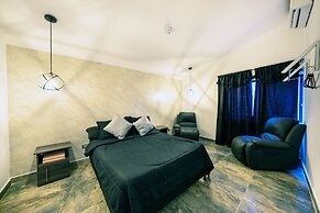 Provenza 5BR Jacuzzi 1 Block from Lleras