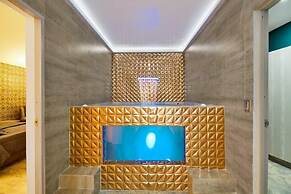 Provenza 5BR Jacuzzi 1 Block from Lleras